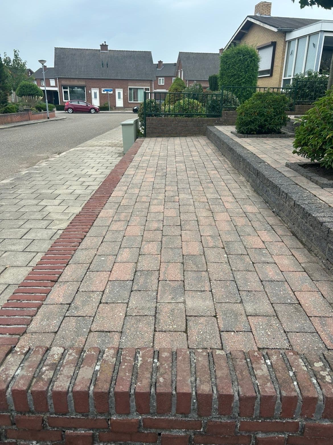 Terras in Venlo en omstreken na hogedrukreiniging — zichtbaar resultaat