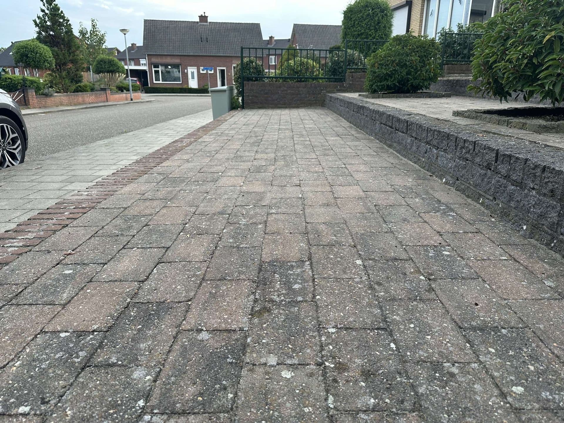 Terras in Venlo en omstreken vóór professionele hogedrukreiniging